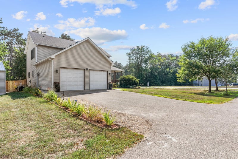 26141 22nd St W, Zimmerman, MN 55398