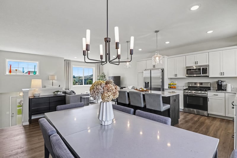 17833 Essex Ln, Lakeville, MN 55044