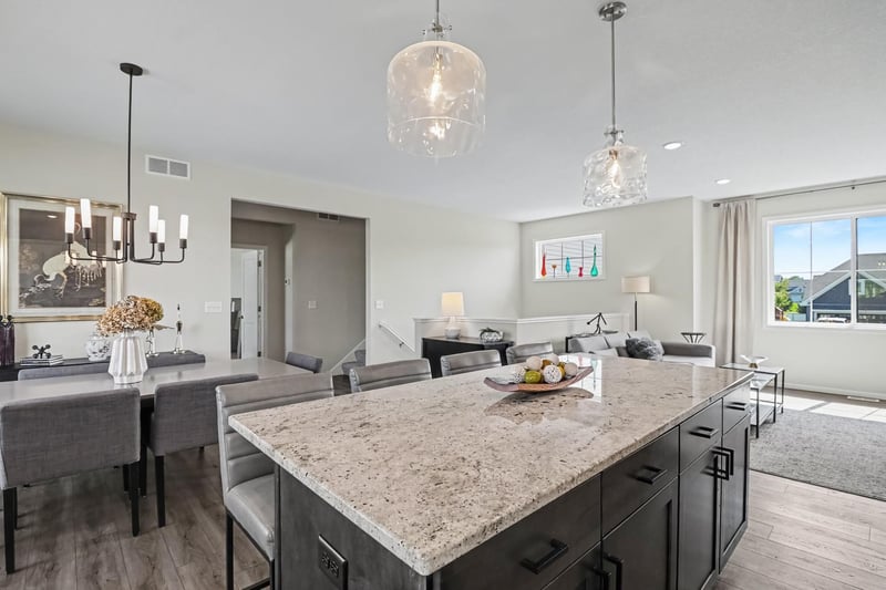 17833 Essex Ln, Lakeville, MN 55044