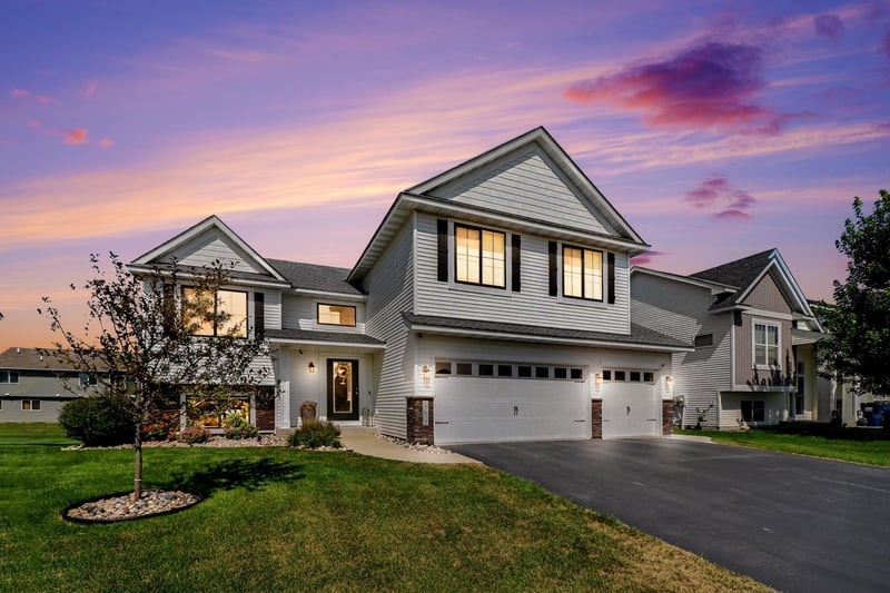 17833 Essex Ln, Lakeville, MN 55044