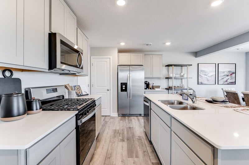 2069 Highview Ter, Shakopee, MN 55379