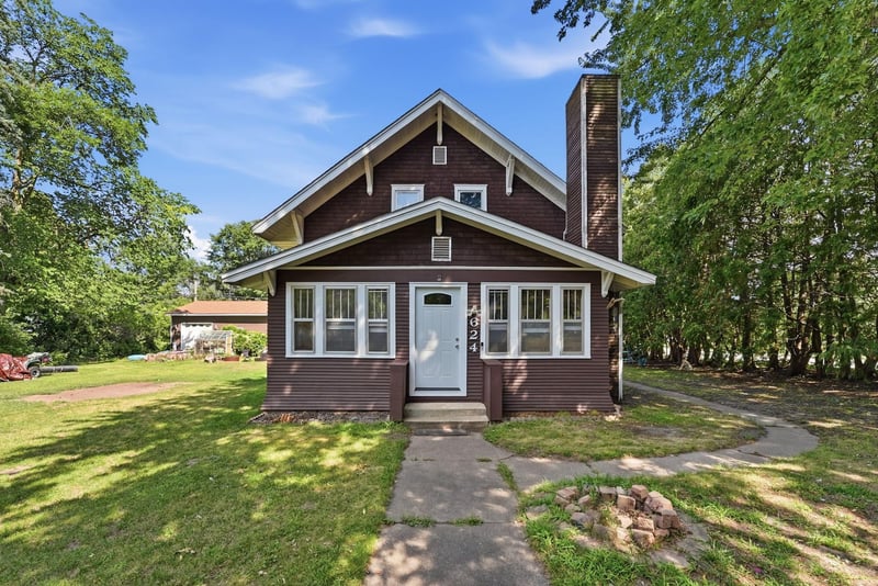 624 1st Ave NE, Long Prairie, MN 56347
