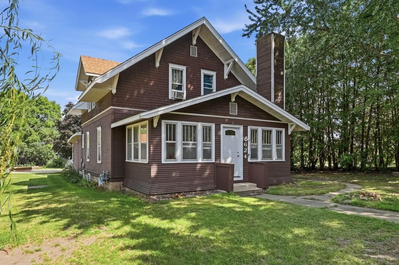 624 1st Ave NE, Long Prairie, MN 56347