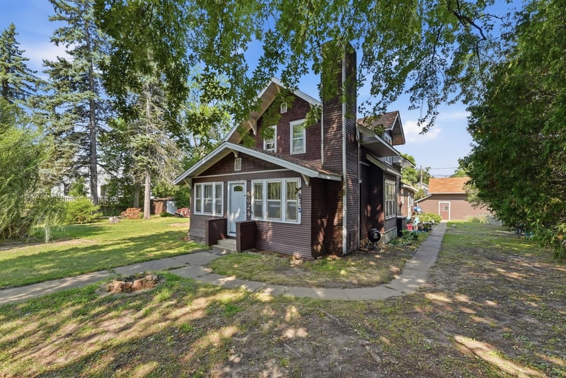 624 1st Ave NE, Long Prairie, MN 56347
