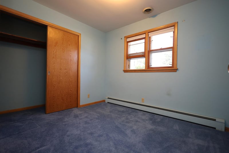 115 1st St, Shelly, MN 56581