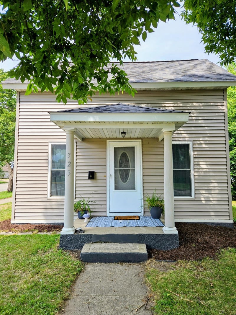 323 1st St SW, Wadena, MN 56482