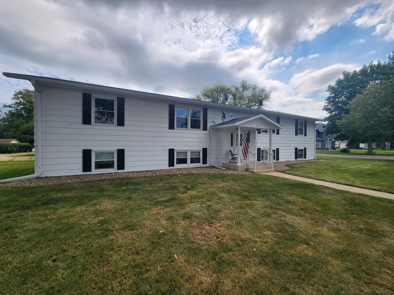 408 N Everett St #1, Le Roy, MN 55951