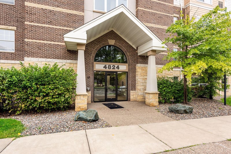 4824 E 53rd St #307, Minneapolis, MN 55417