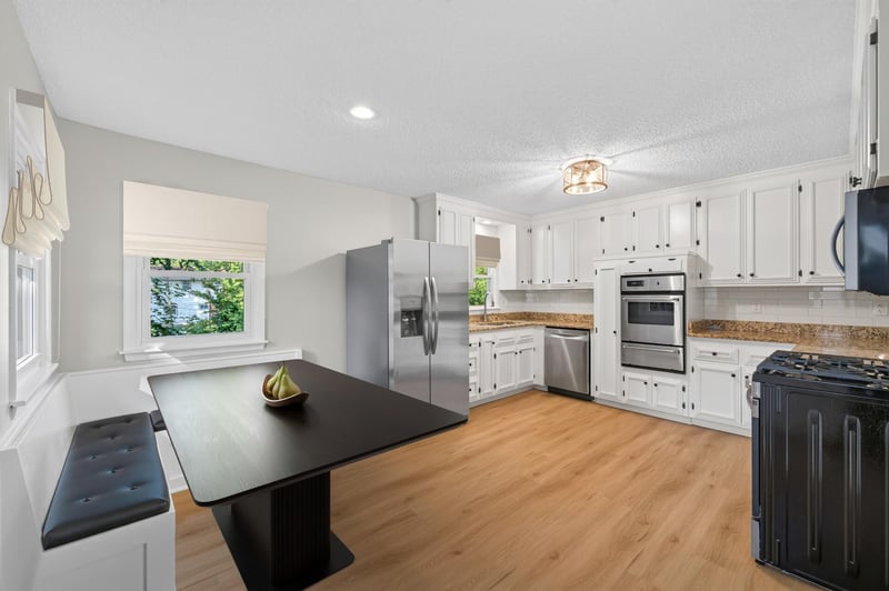 6907 Berkshire Ln N, Maple Grove, MN 55311