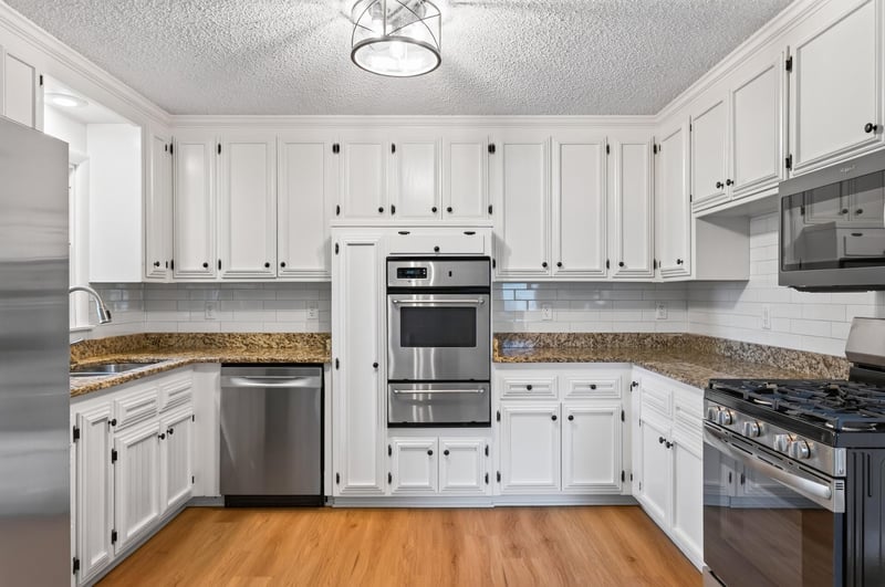 6907 Berkshire Ln N, Maple Grove, MN 55311