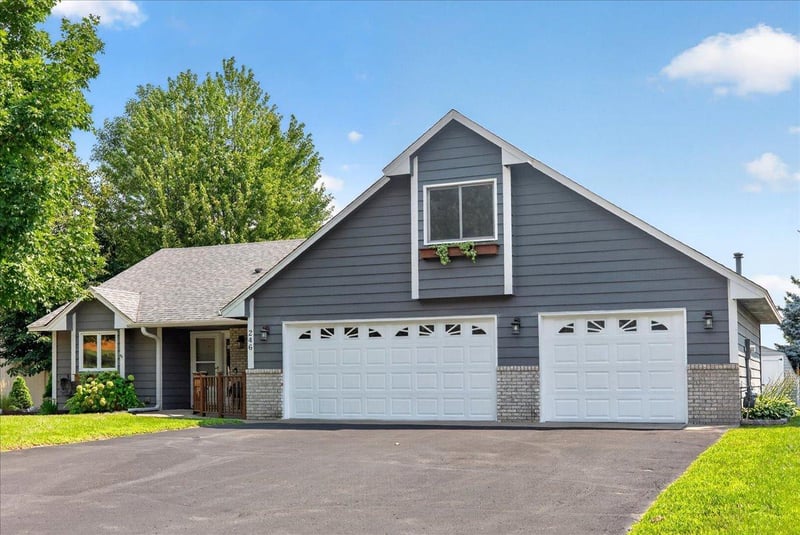 246 8th St NW, Elk River, MN 55330