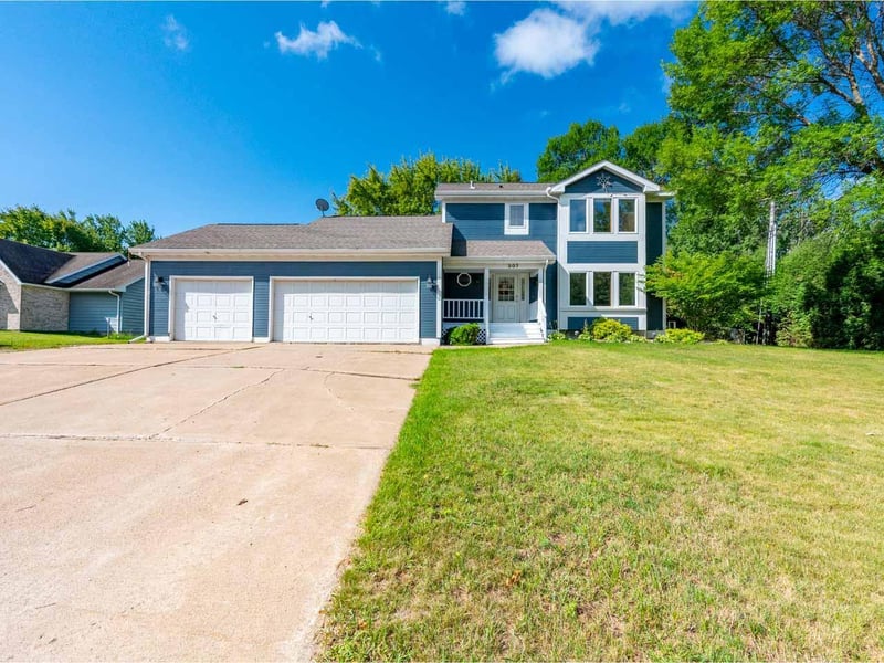 307 E Park Dr, Hibbing, MN 55746