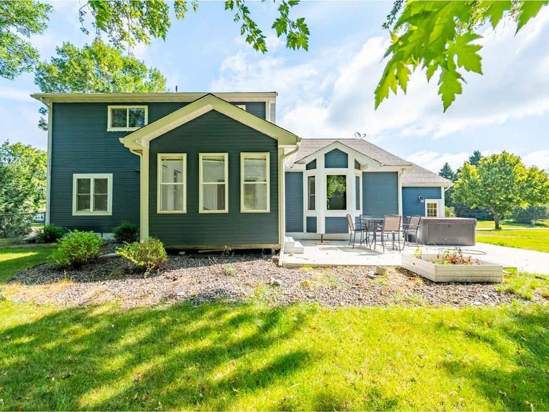 307 E Park Dr, Hibbing, MN 55746