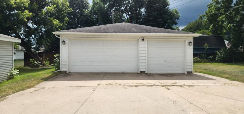 567 W 5th St, Zumbrota, MN 55992