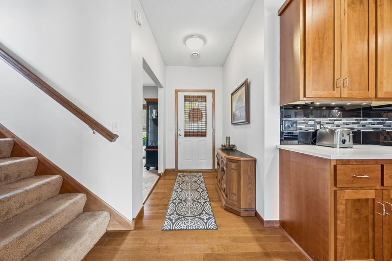 5120 Parker Cir, Robbinsdale, MN 55422