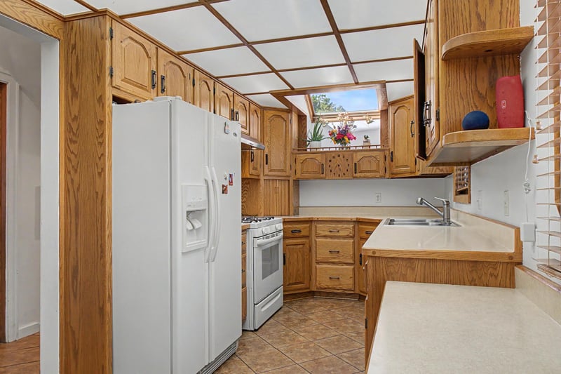 608 9th St, Worthington, MN 56187