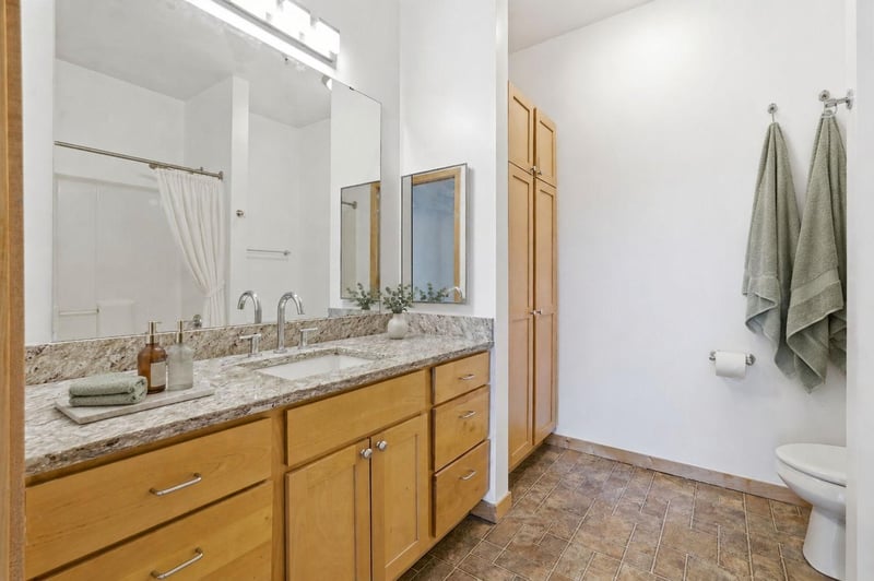 2900 11th Ave S #314, Minneapolis, MN 55407