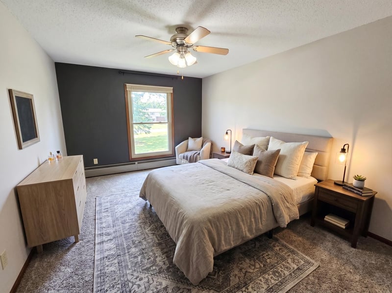 907 11th Ave S #7, Hopkins, MN 55343