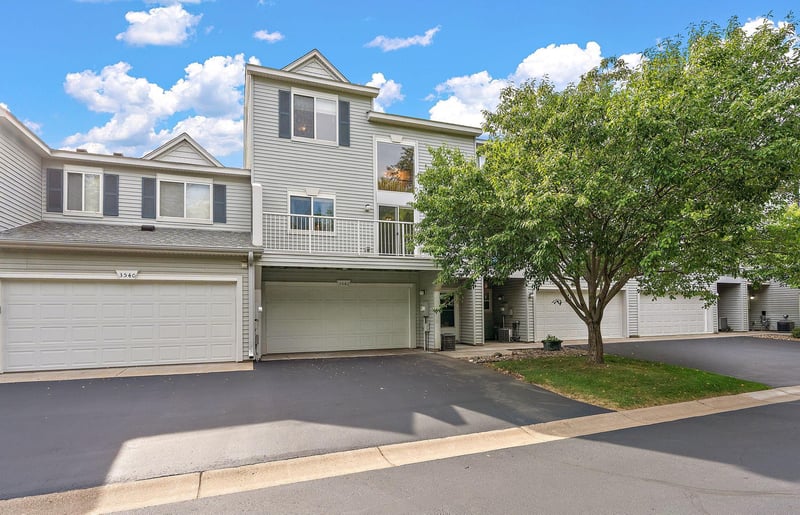 3542 Abercrombie Ln, Stillwater, MN 55082