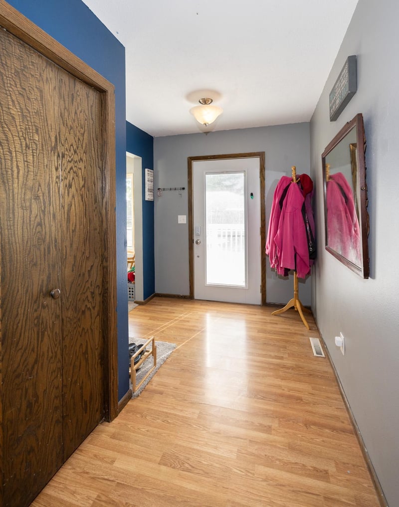 312 3rd Ave E, Halstad, MN 56548