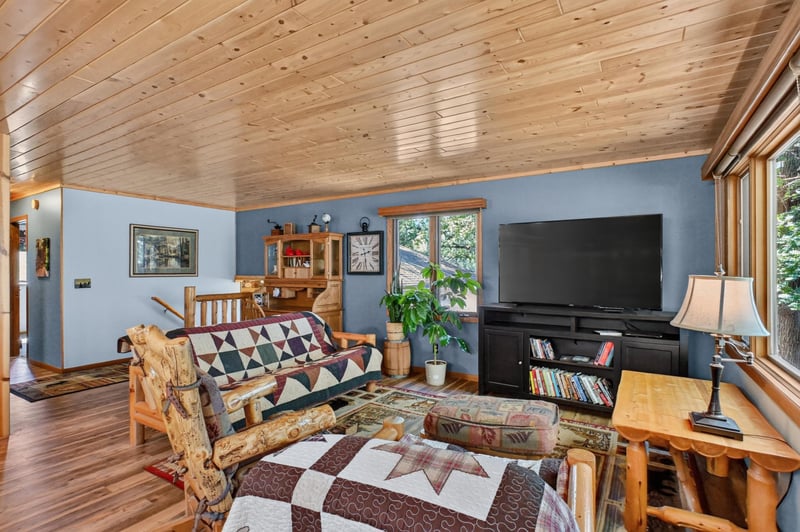 205 Kenwood Dr, Alexandria, MN 56308