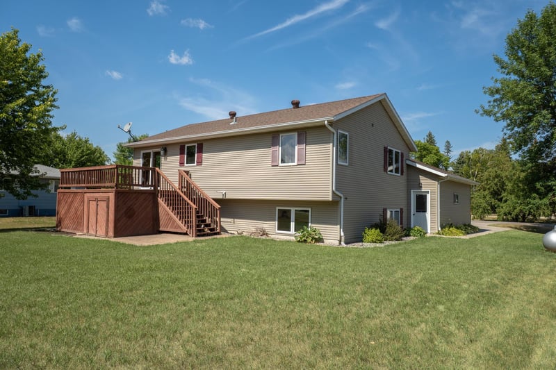 621 Southview Dr, Hendrum, MN 56550