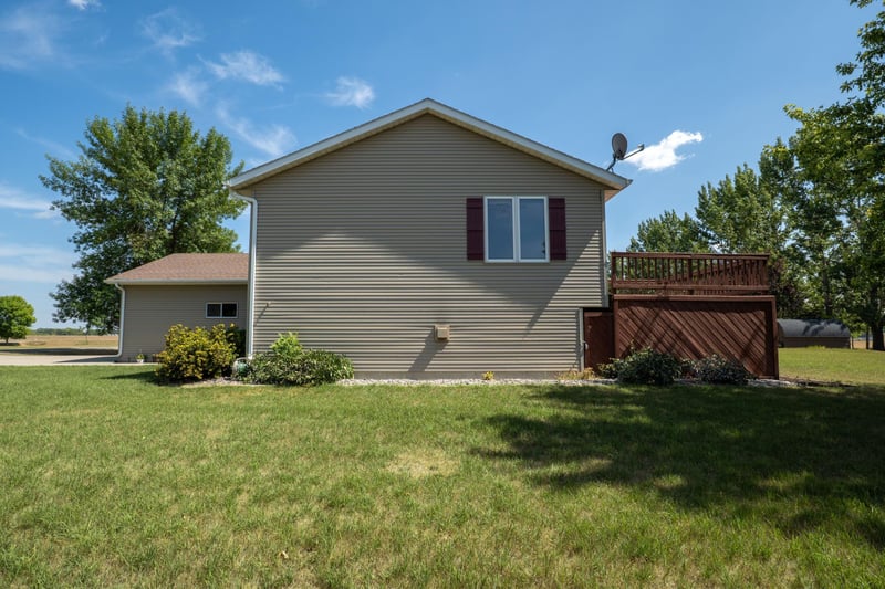 621 Southview Dr, Hendrum, MN 56550
