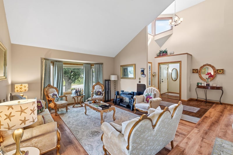 16609 Illinois Ave, Lakeville, MN 55044
