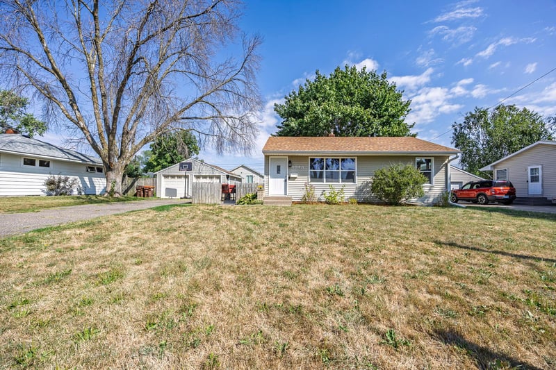 4043 74th St E, Inver Grove Heights, MN 55076