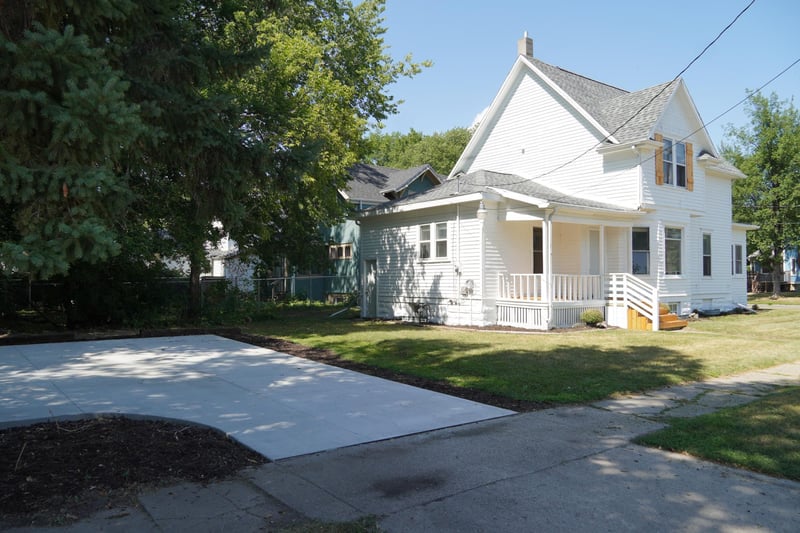 923 7th Ave S, Moorhead, MN 56560
