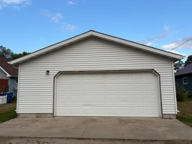 209 6th St SE, Barnesville, MN 56514