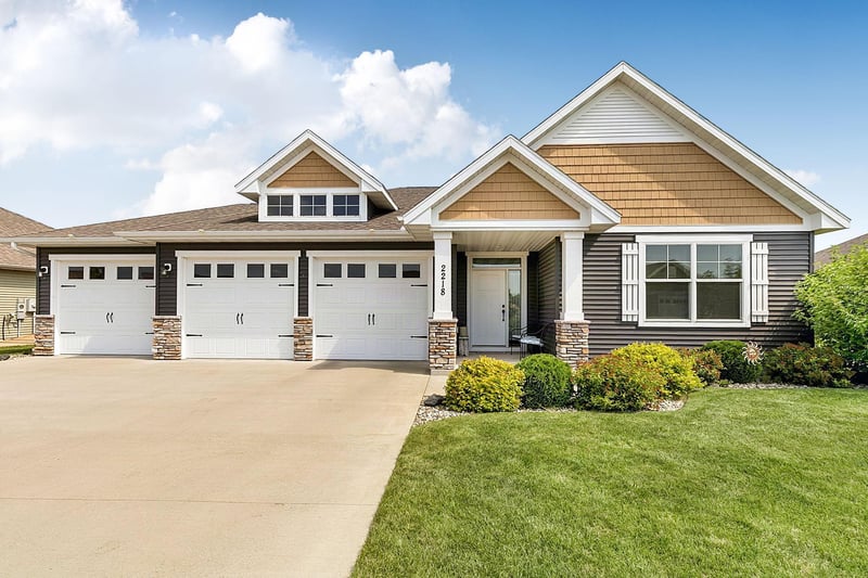2218 72nd Ave N, Saint Cloud, MN 56303