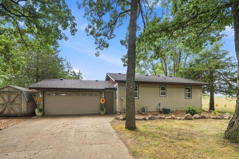 10601 56 1/2 St, Clear Lake, MN 55319