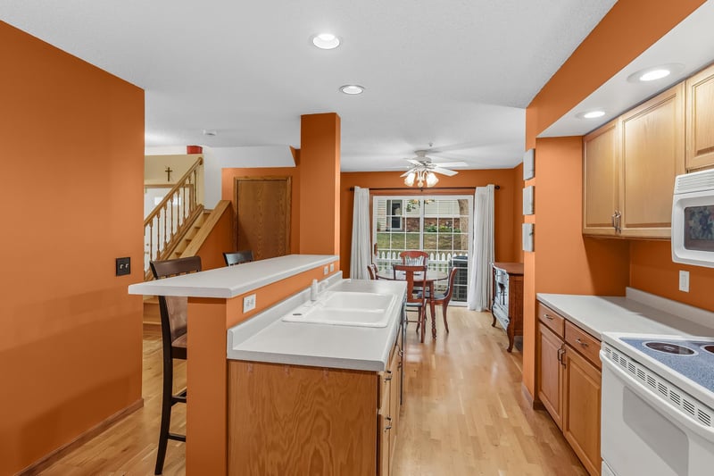 2551 Bedford Ct #45, Mendota Heights, MN 55120