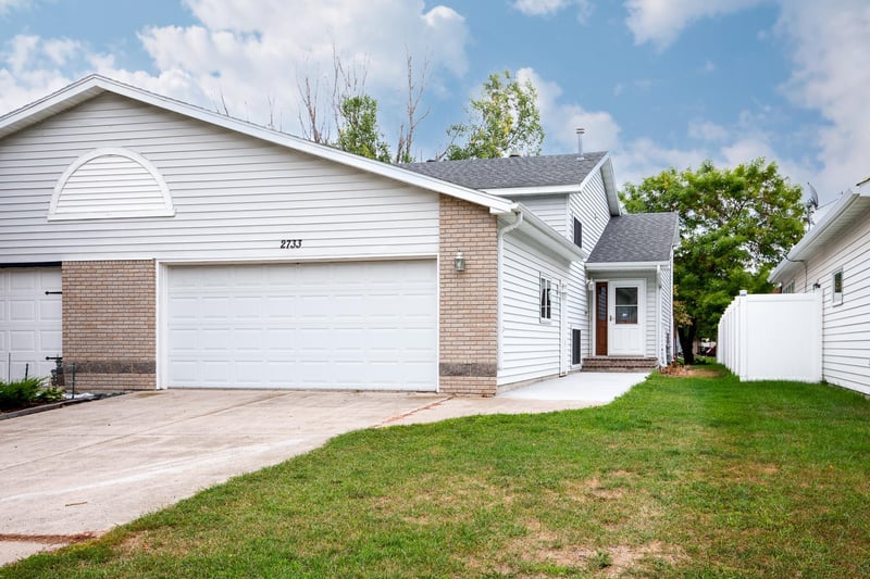 2733 26th Street Cir S, Moorhead, MN 56560