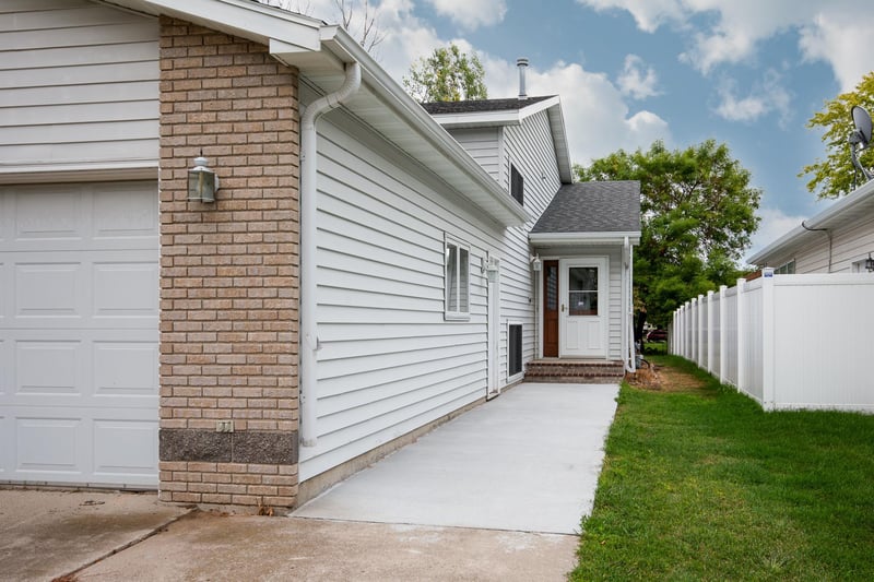 2733 26th Street Cir S, Moorhead, MN 56560