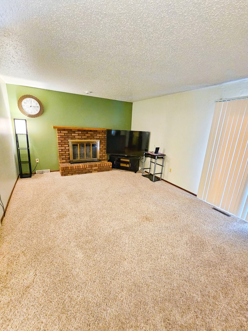 3014 17th St S, Moorhead, MN 56560