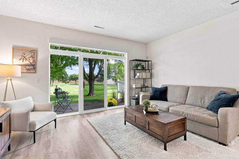 789 Providence Dr, Shakopee, MN 55379