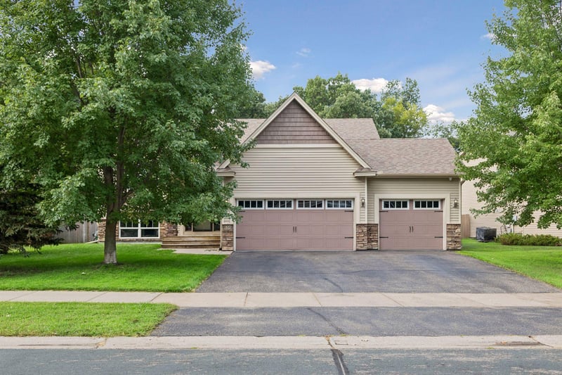 636 130th Ln NE, Blaine, MN 55434