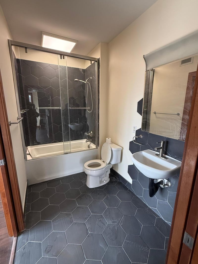 15 E Franklin Ave E #332, Minneapolis, MN 55404