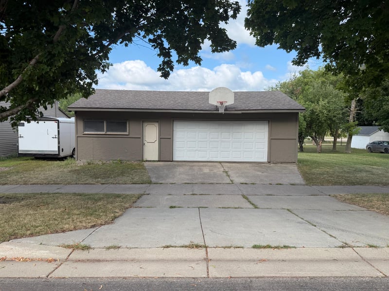1011 4th Ave, Madison, MN 56256
