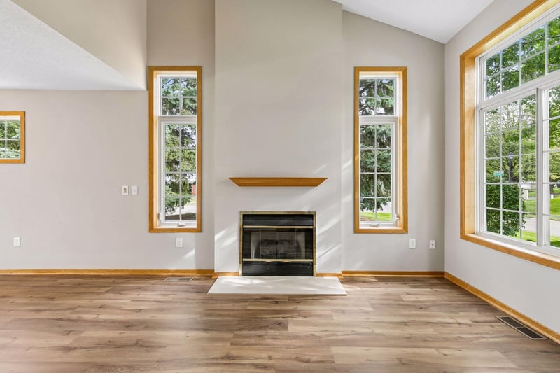 15329 Greenhaven Ln #101, Burnsville, MN 55306