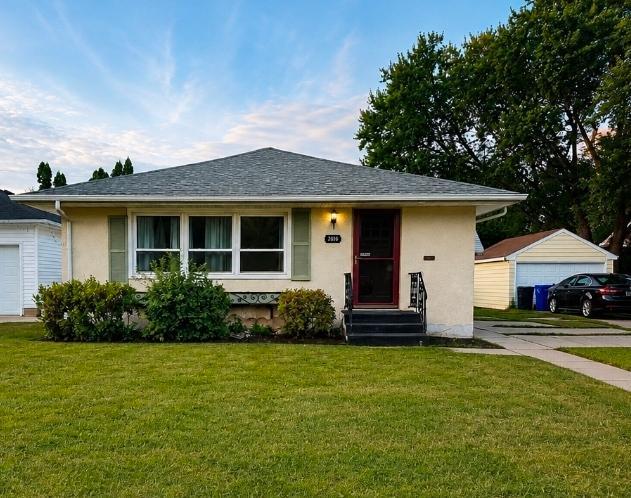 2036 Ames Ave, Saint Paul, MN 55119