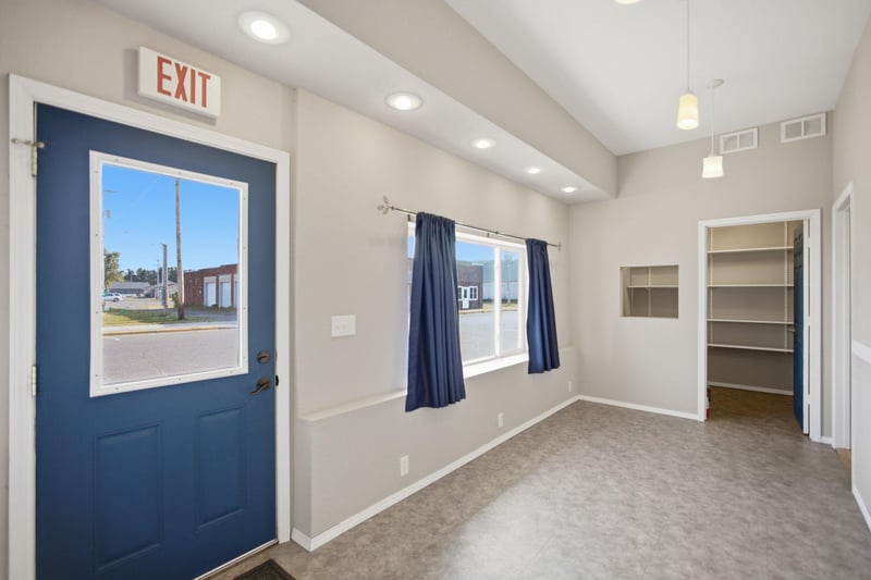 22 W 2nd Ave, Luck, WI 54853