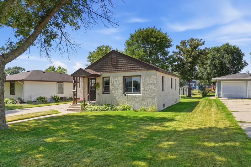 409 Main St N, Sauk Centre, MN 56378
