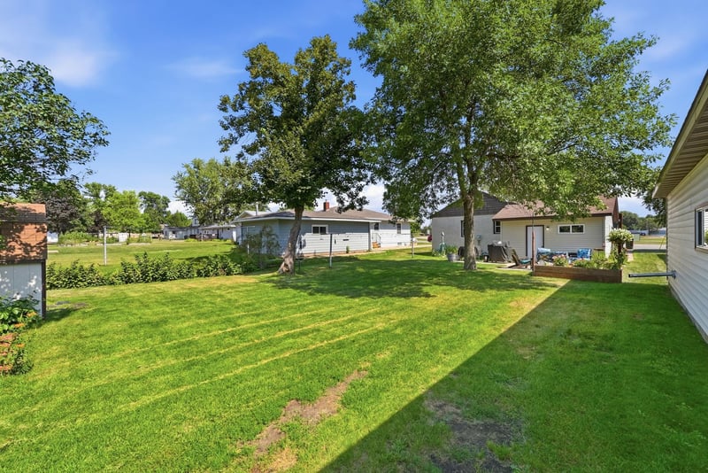 409 Main St N, Sauk Centre, MN 56378
