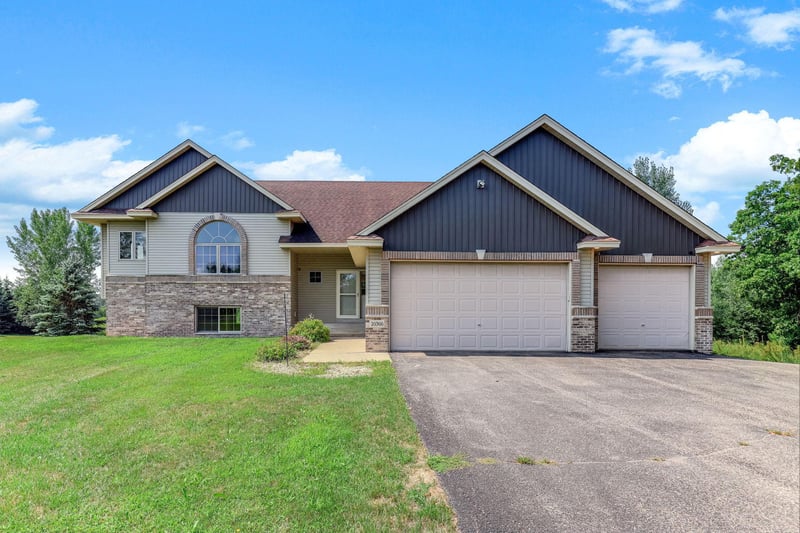 20366 150th St NW, Elk River, MN 55330