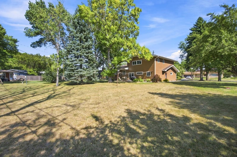 2323 19 1/2 St S, Moorhead, MN 56560