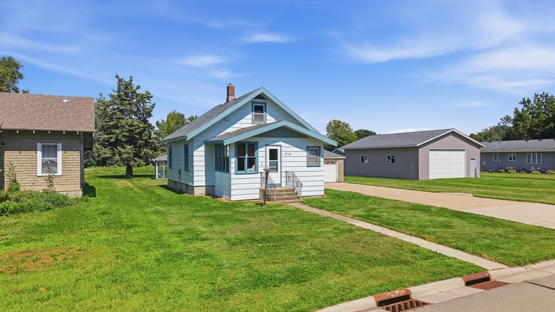 519 2nd Ave NW, Winnebago, MN 56098