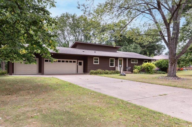 1121 River Heights Rd, Menomonie, WI 54751